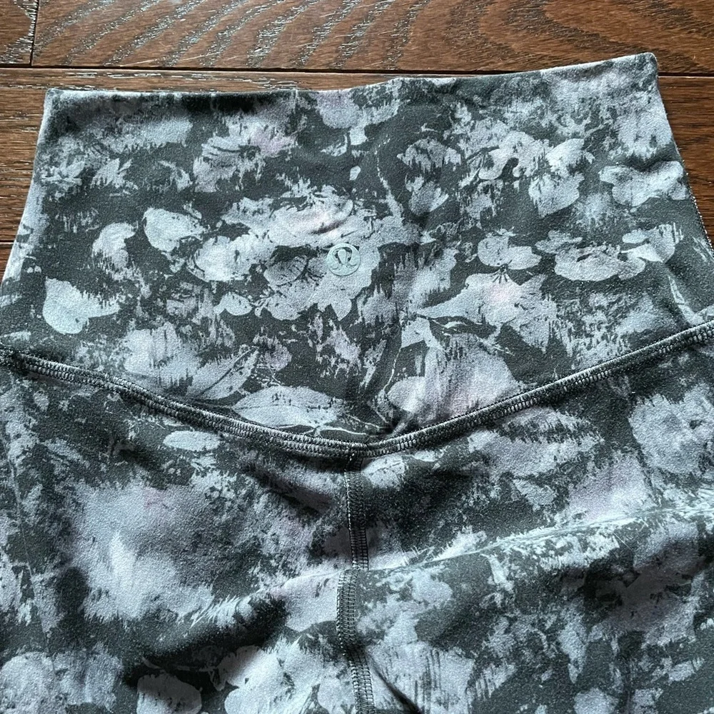 lululemon athletica Gray and White Patterned Leggings